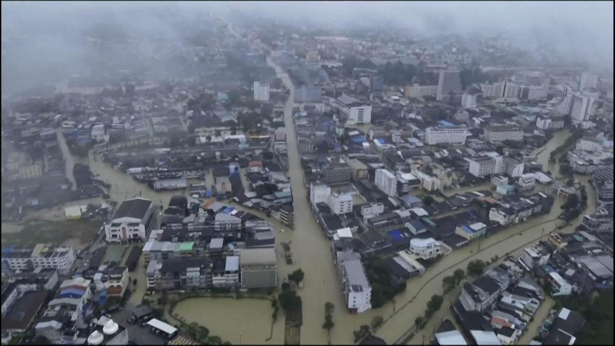 Tayland su altında kaldı: 300 yılın yağış rekoru k…