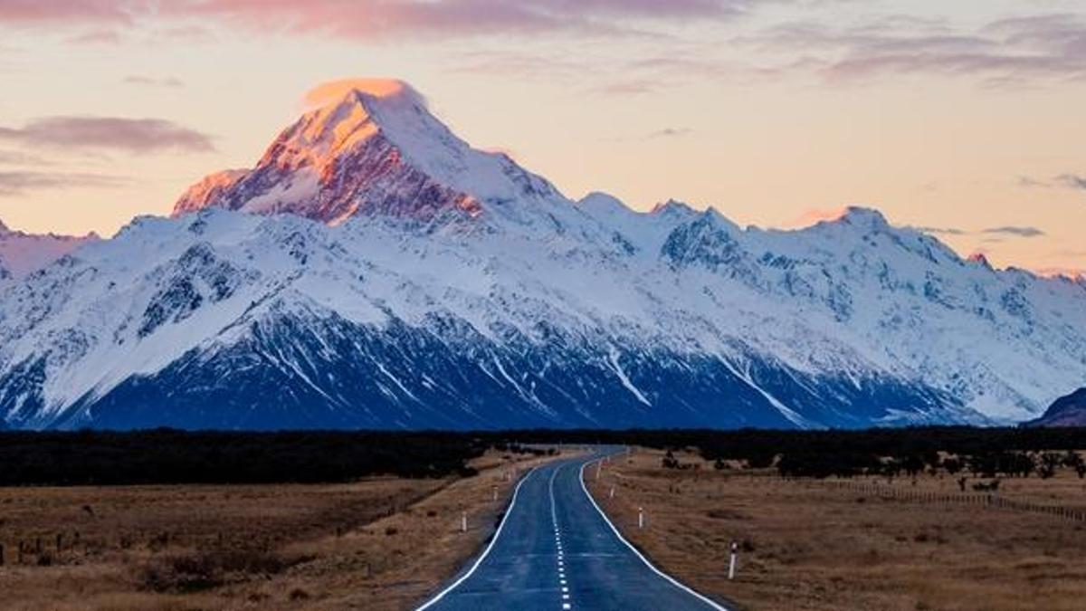 Yeni Zelandanın en yüksek zirvesinde facia: 2 dağc…