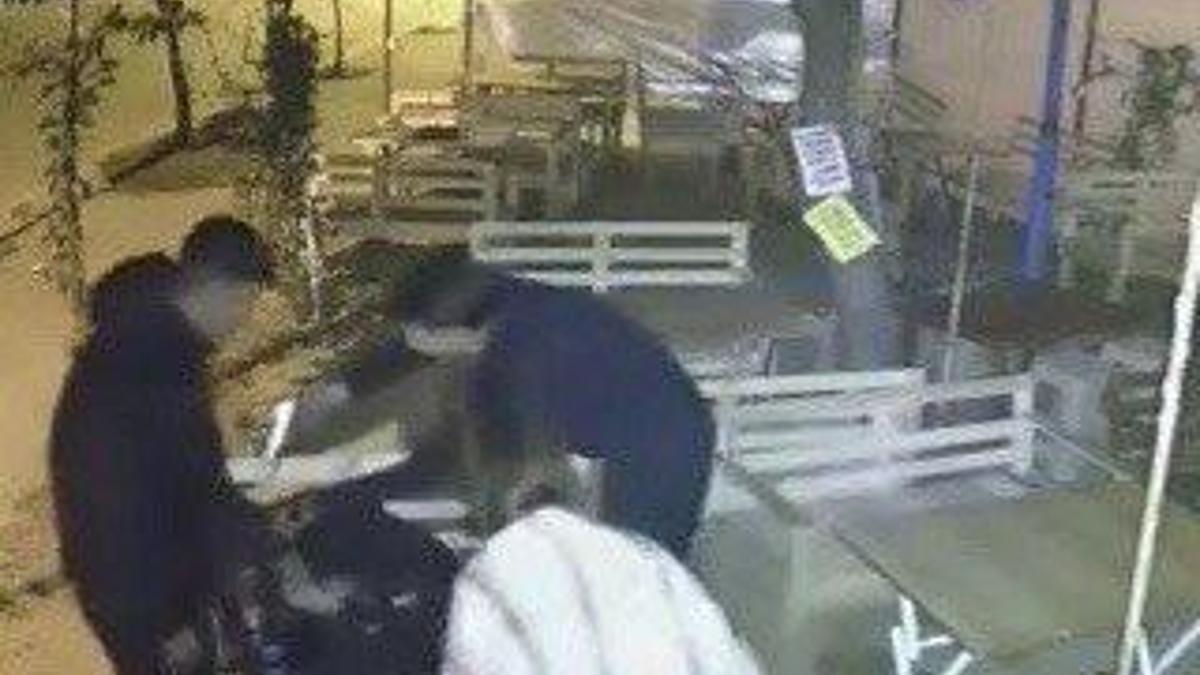 Kafede kız kardeşinin başına tabanca dayayıp, şaka yaptığını öne süren ağabey gözaltında