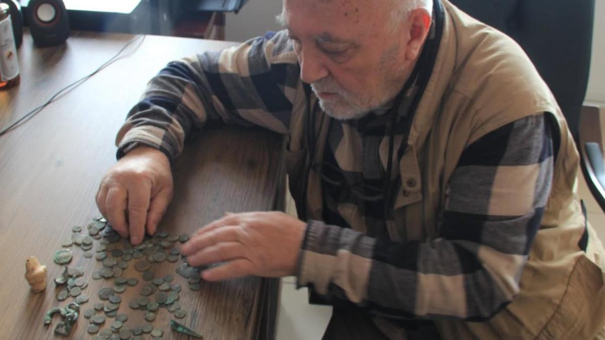 Karamanoğulları Beyliğini araştırırken 148 adet si…