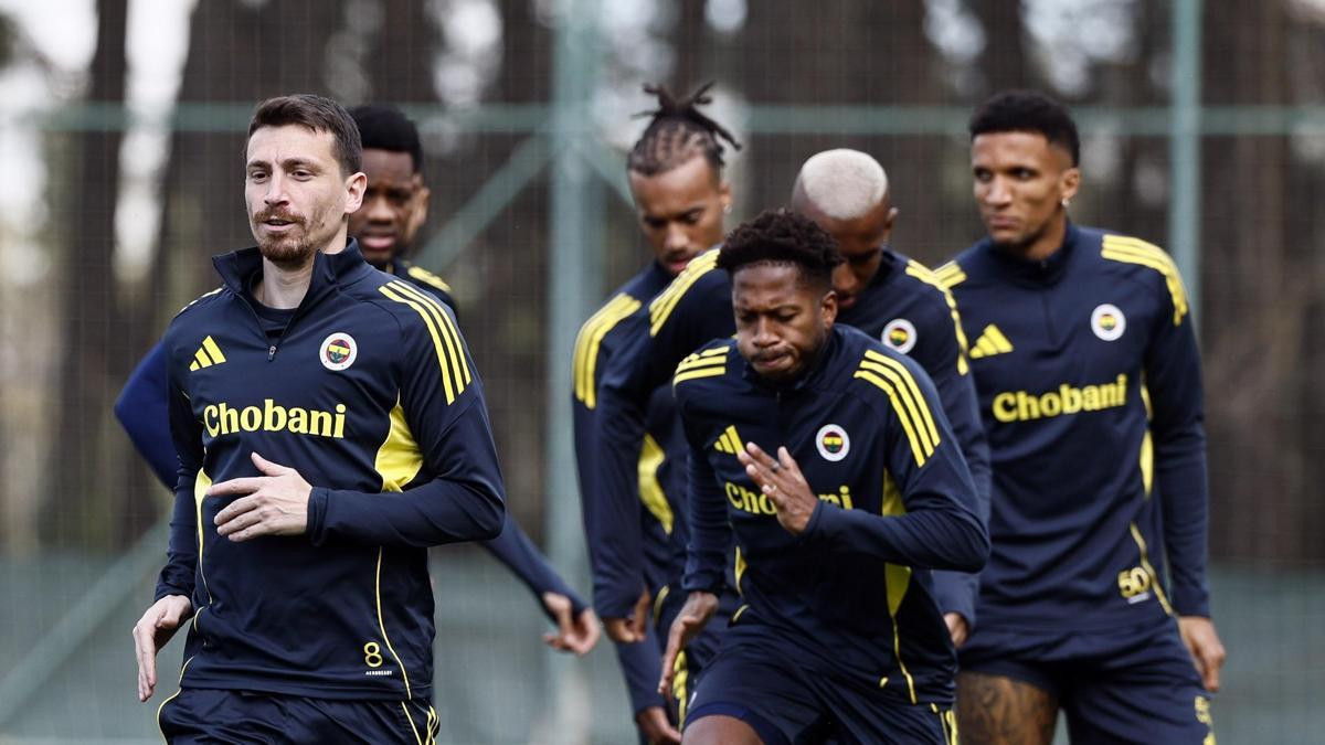 Fenerbahçe’de, Ferencvaros maçındaki eksikler dikkat çekiyor