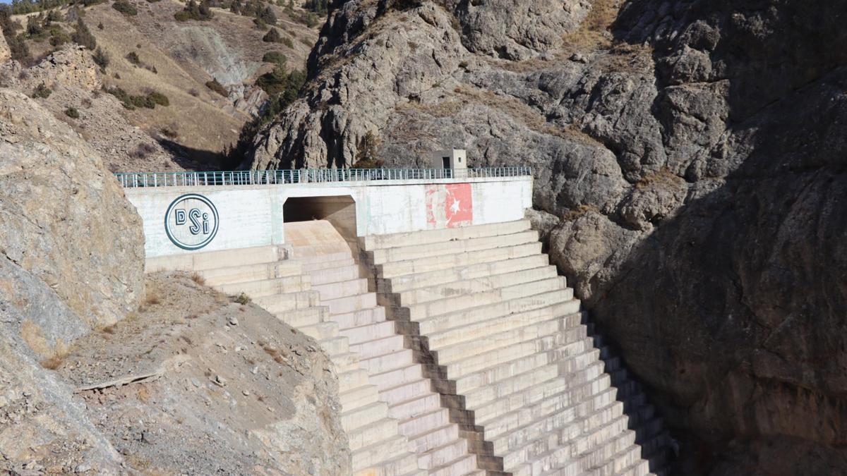 Oltu Sivridere Sulama Barajı 6 bin 860 dekar araziyi suya kavuşacak