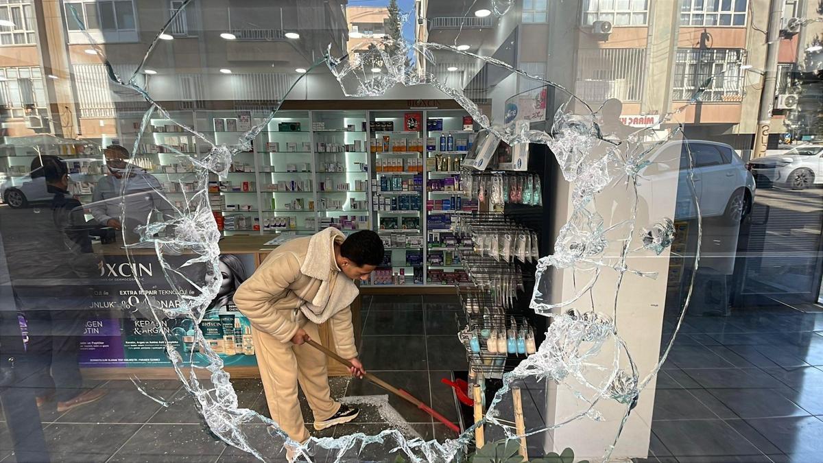 Eczaneye pompalı tüfekli saldırı; çok sayıda saçma isabet etti