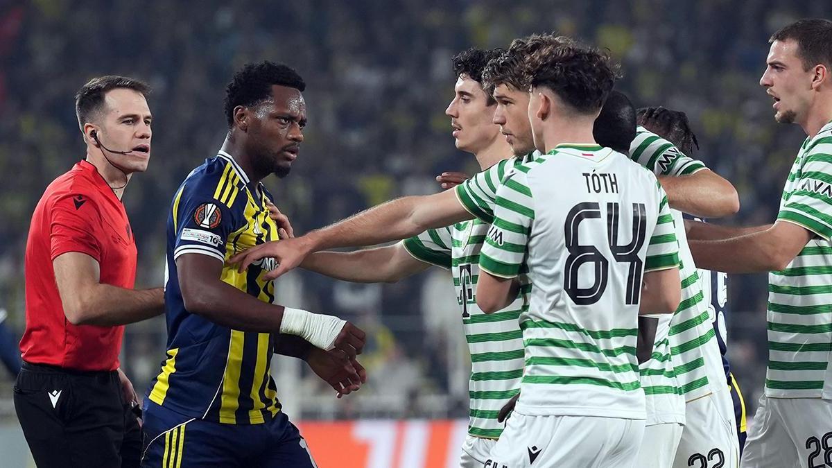 Jhon Duran’ın, Raemaekers’le tartışma sebebi ortaya çıktı! İşte kırmızı kartın perde arkası…