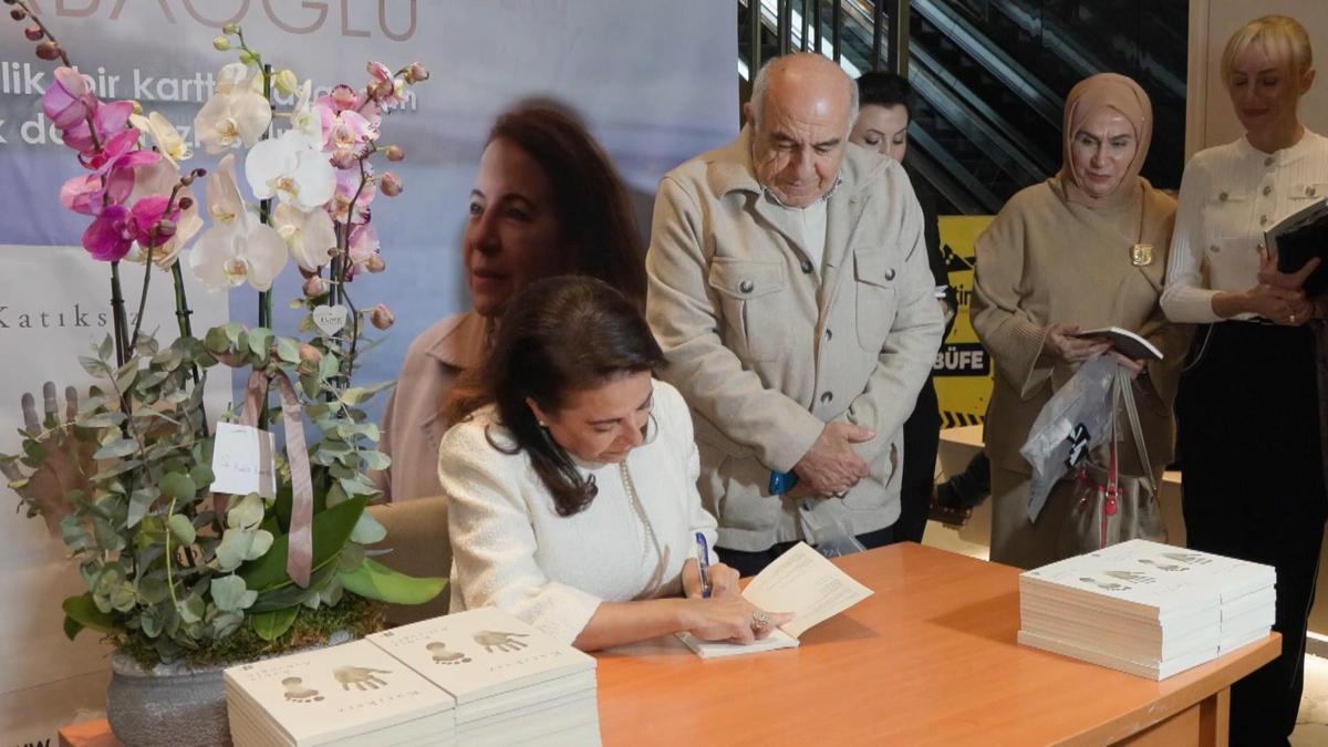 Rabia Babaoğlunun yeni kitabı 'Katıksız' okurlarla buluştu