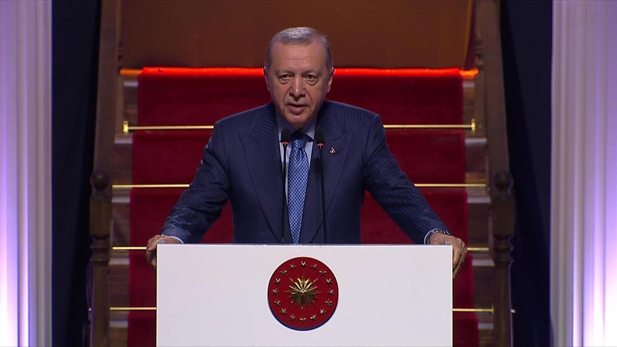 İlim Yayma Ödülleri sahiplerini buldu: Cumhurbaşkanı Erdoğan ödül töreninde konuştu: Niçin bizim bir Nobel'imiz olmasın?