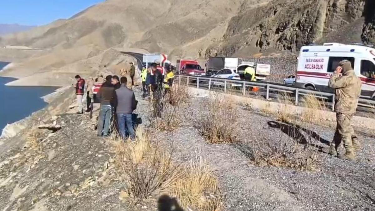 Van'da araç baraja uçtu: 1 ölü, 2 kişi aranıyor