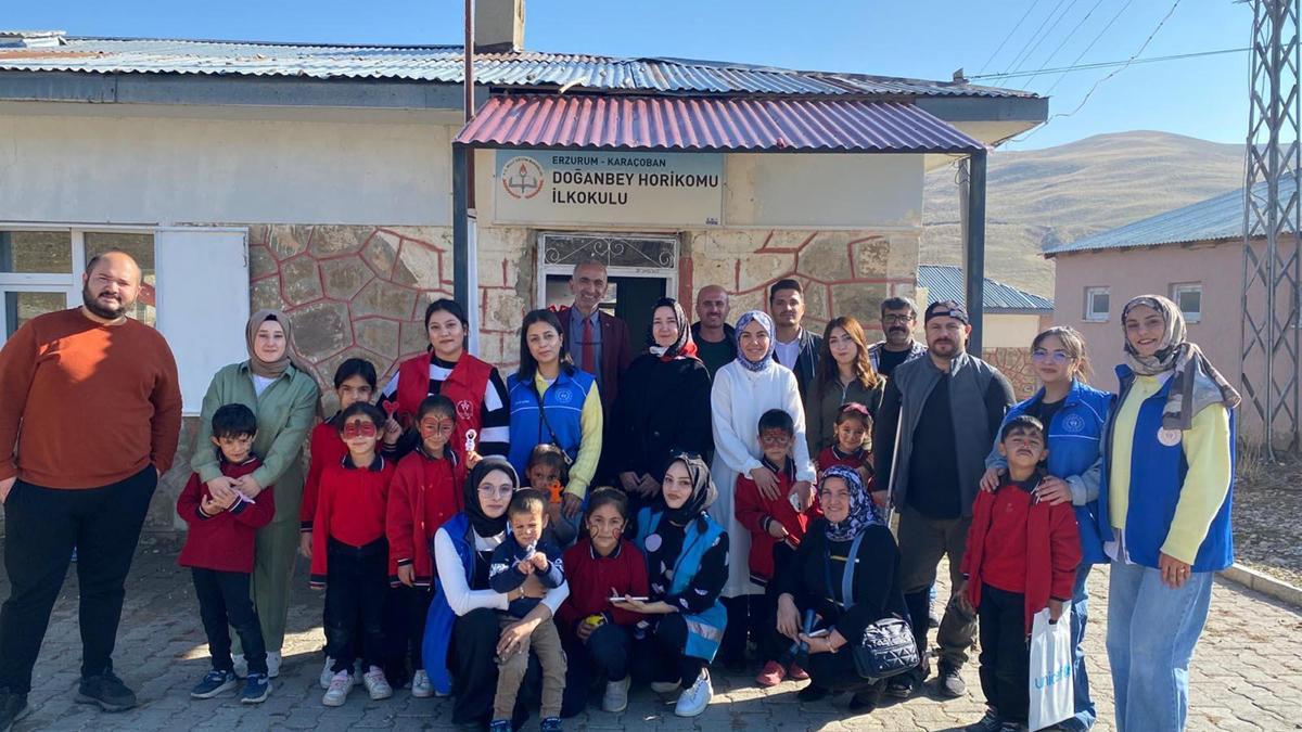 Narman Gençlik Merkezinden Karaçobana 'kardeş ilçe' ziyareti