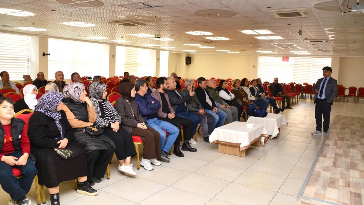 Yahyalıda kalplerden beyne Alzheimer farkındalık s…