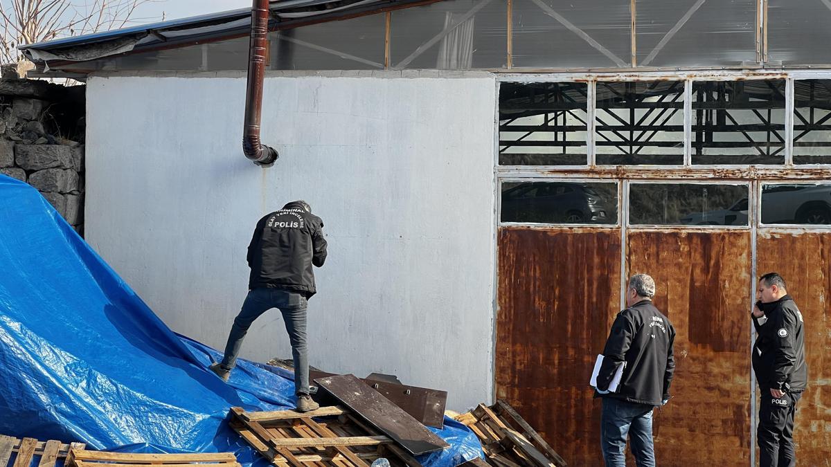 Soba borusunu sabitlemeye çalışırken 3 metre yükseklikten düşüp öldü