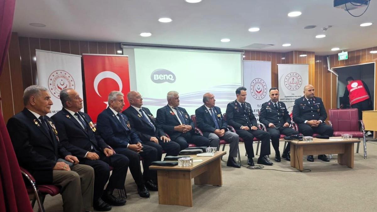 Osmaniyede gaziler, öğrencilerle kahramanlık hikâyelerini paylaştı