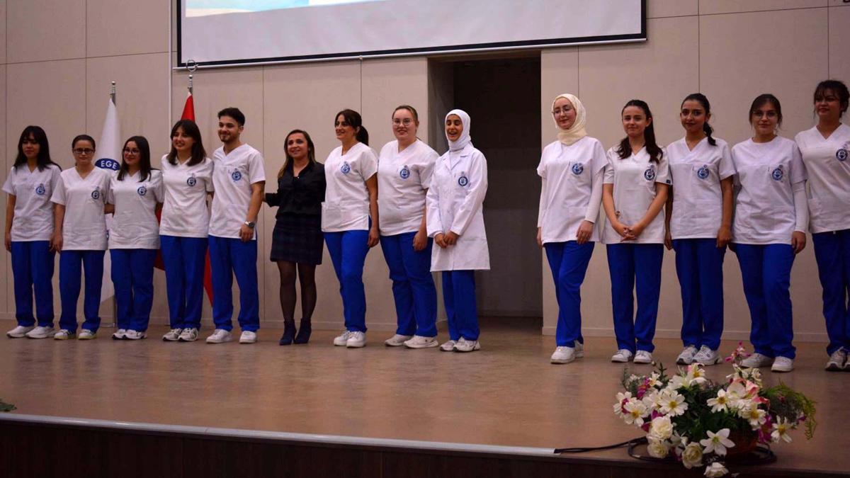 Ege Üniversitesi Hemşirelik Fakültesi'nde 'IV. Üniforma Giyme Töreni'