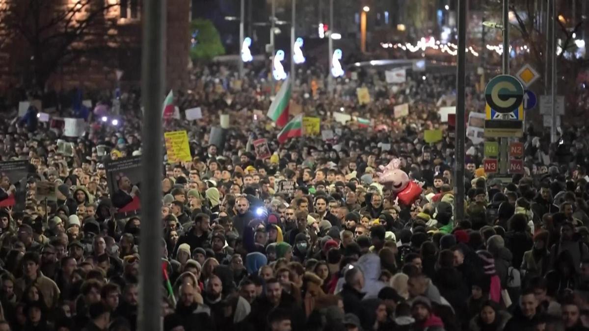 Bulgaristan sokakları yine karıştı