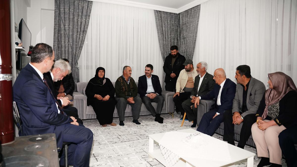 Bakan Kurum paylaştı! Depremdeki gözyaşları yeni evlerinde mutluluğa dönüştü