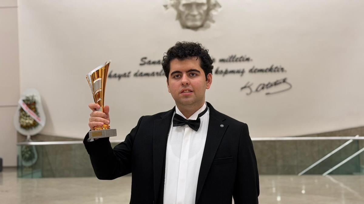 Akordiyon çalan otizmli Çağrıhan'a dünya 3'üncülüğü ödülü