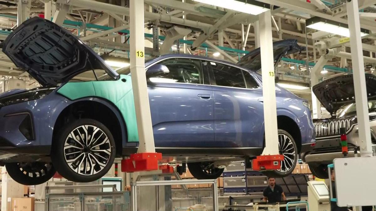 CNN TÜRK TOGG Üretim Kampüsünde: Türkiyenin ilk yerli-elektrikli otomobili burada üretiliyor