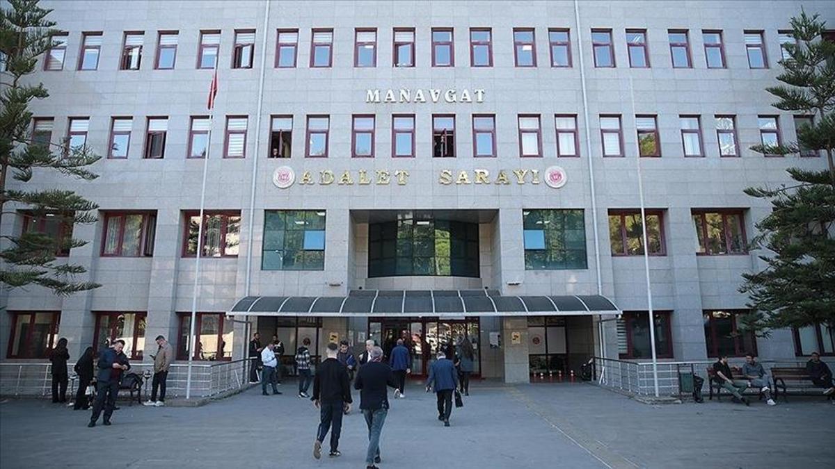 Manavgat Belediyesine yönelik soruşturmada 3 kişi tutuklandı