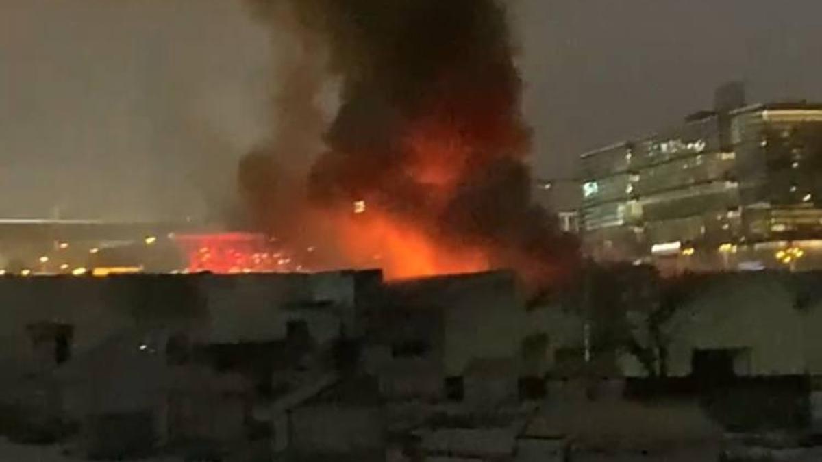 İstanbul- Bakırköyde kumaş baskı fabrikasında çıkan yangın söndürüldü