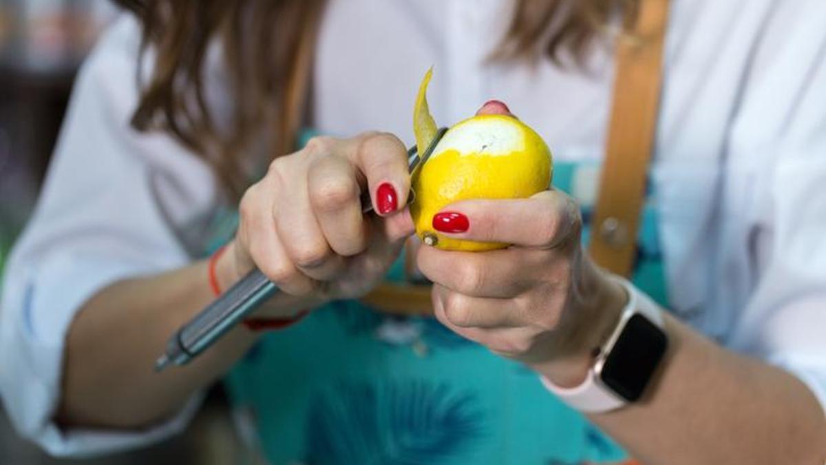 Mutfakta ferahlık, ciltte peeling etkisi! Limon kabukları bakın ne işe yarıyormuş