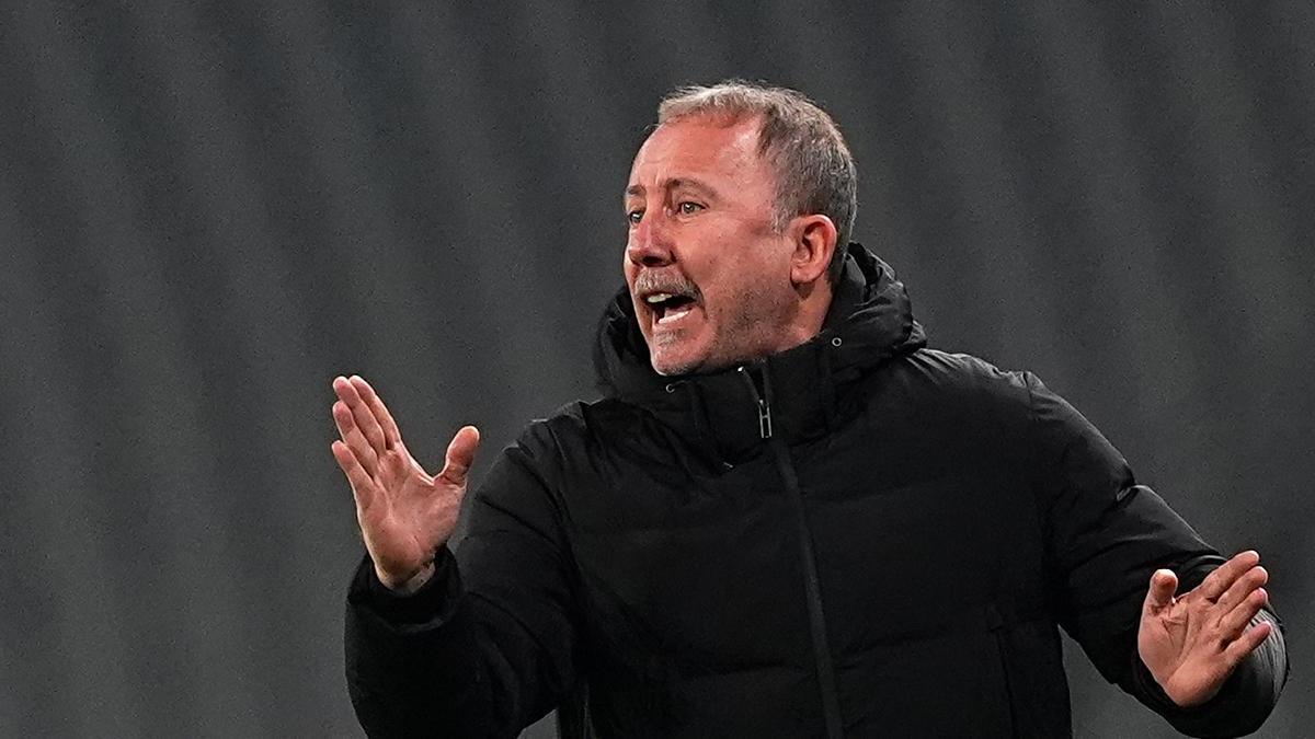 Beşiktaş’ta Sergen Yalçın kararını verdi! Gaziantep FK maçı öncesi kadro belli oldu…