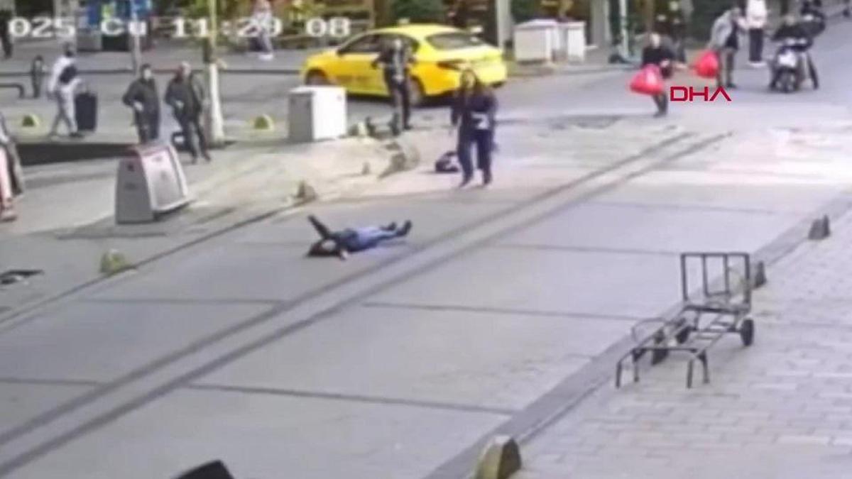 Fatih'te korkutan kaza: Motosiklet sürücüsü çocuğa çarptı