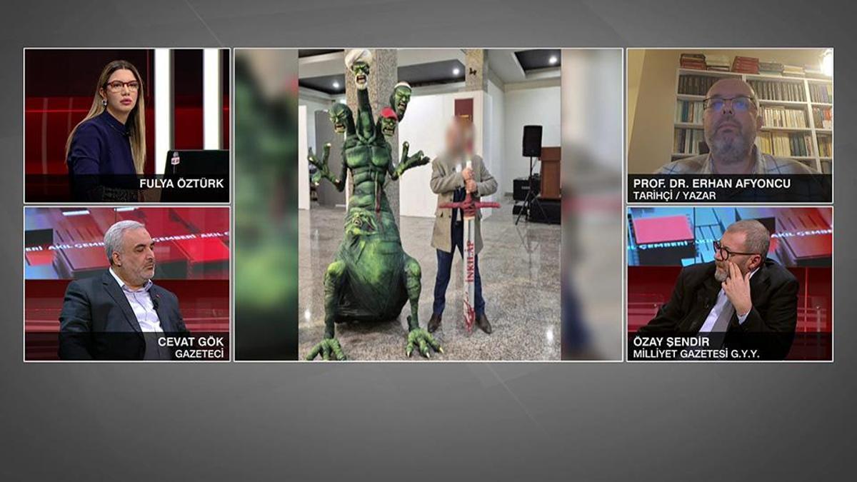 Sergide kılıç provokasyonu! Prof. Dr. Erhan Afyoncu: 1940'lardaki zihniyet hala devam ediyor