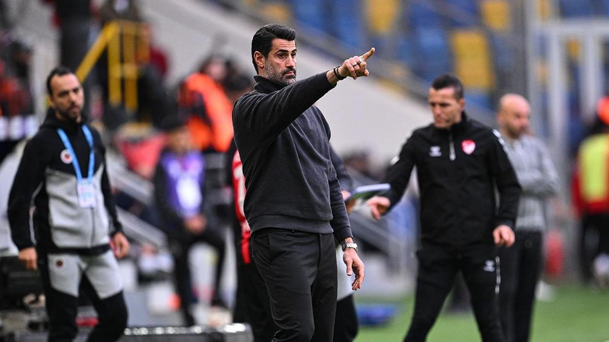 Gençlerbirliği'nde Volkan Demirel, istifa etti