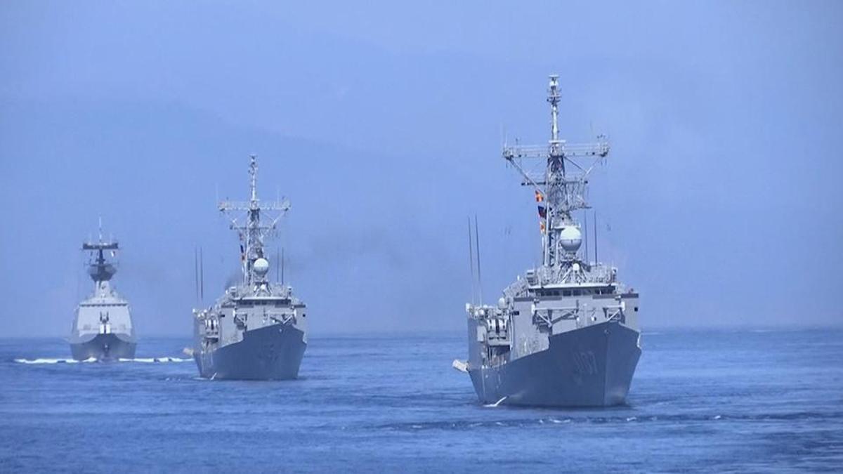 Çin gemileri Pasifik'e yığdı