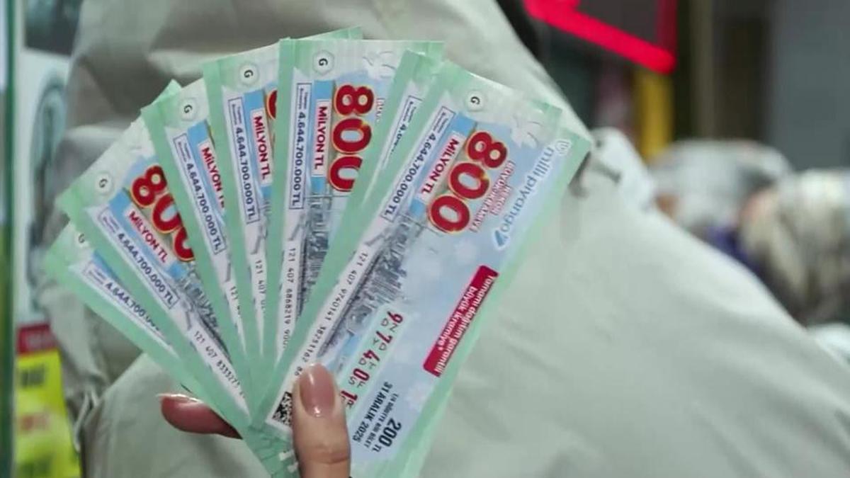 800 milyon TLlik rekor ikramiye için yılbaşı özel biletleri satışta