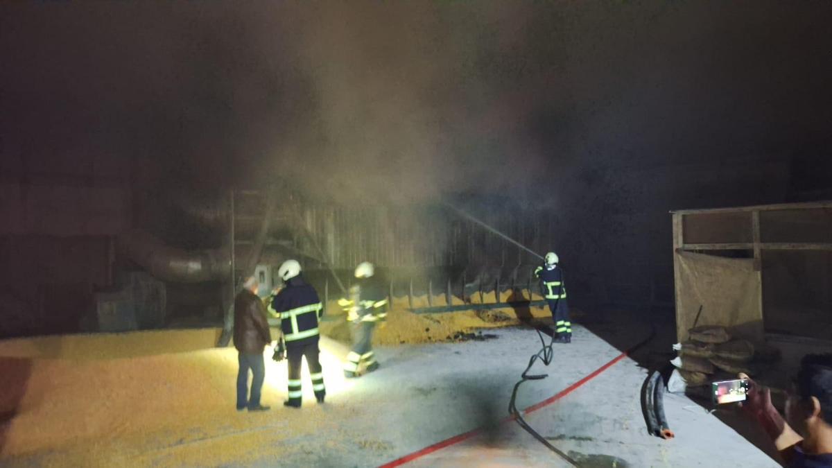 Mardin'de mısır kurutma fabrikasında yangın