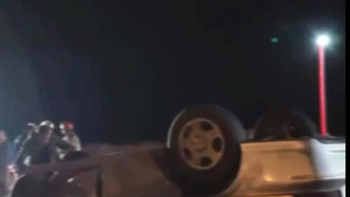 Otomobil TIR'a çarptı: 1 ölü, 3 yaralı