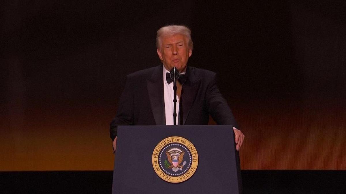 ŞOVA HOŞ GELDİNİZ! Ödül alanlar değil Trump başrolde...