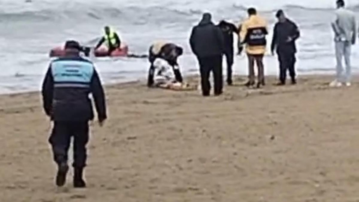 Bartın'da alabora olan lastik bottaki 2 kişi kurtarıldı