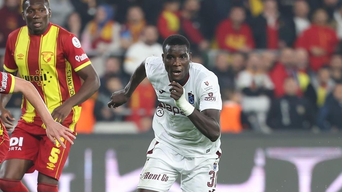 Golcüydü, stoper oldu! Onuachu, 11 uzaklaştırma ile maçı tamamladı...