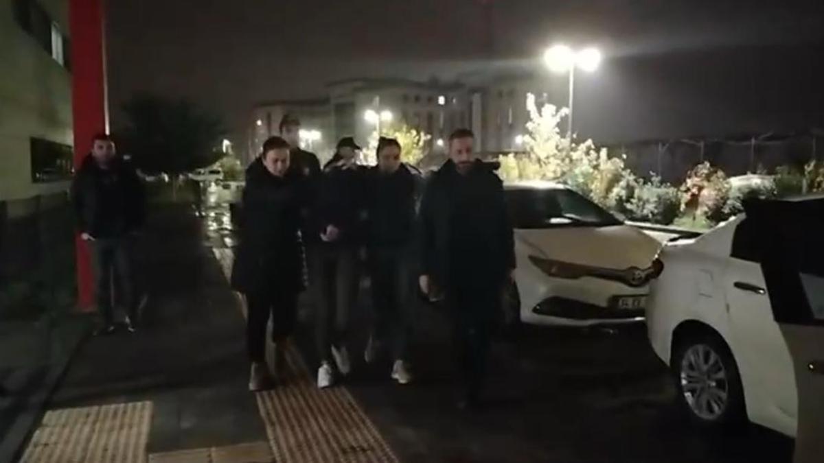 Son dakika: Güllü'nün ölümüyle ilgili gözaltına alınan kızı ile 2 kişi sağlık kontrolünden geçirildi