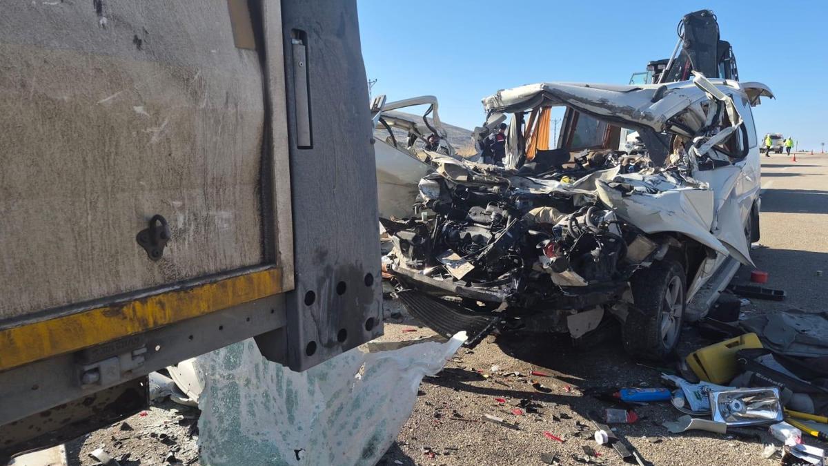 SON DAKİKA... Malatya'da feci kaza: 3 kişi can verdi! - CNN TÜRK Son Haberler