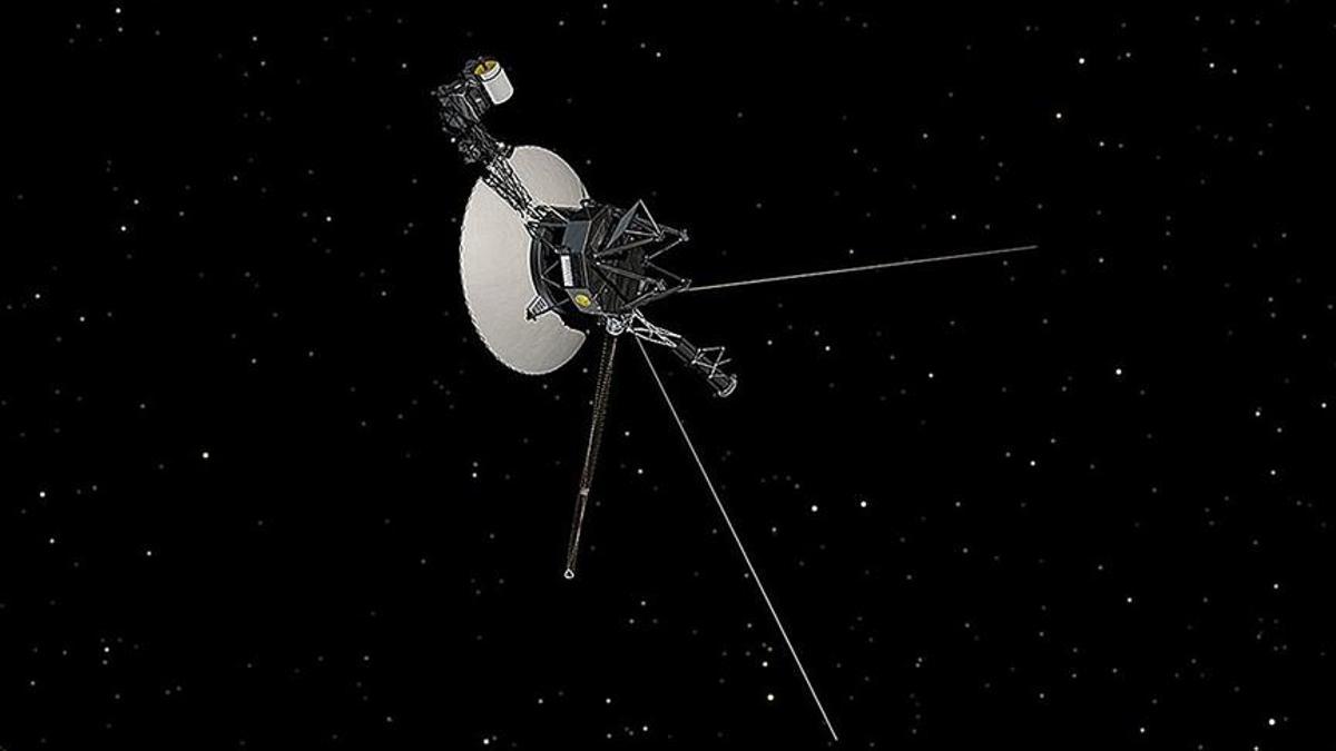 Tarihi eşiğe adım adım! 1977'den beri yolda: Voyager 1, ışığın 24 saatte gittiği mesafeye yaklaşıyor
