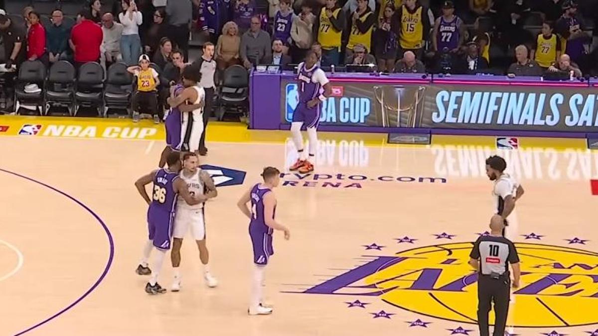 Lakers'ı yenen Spurs, NBA Kupası'nda batı yarı finaline yükseldi