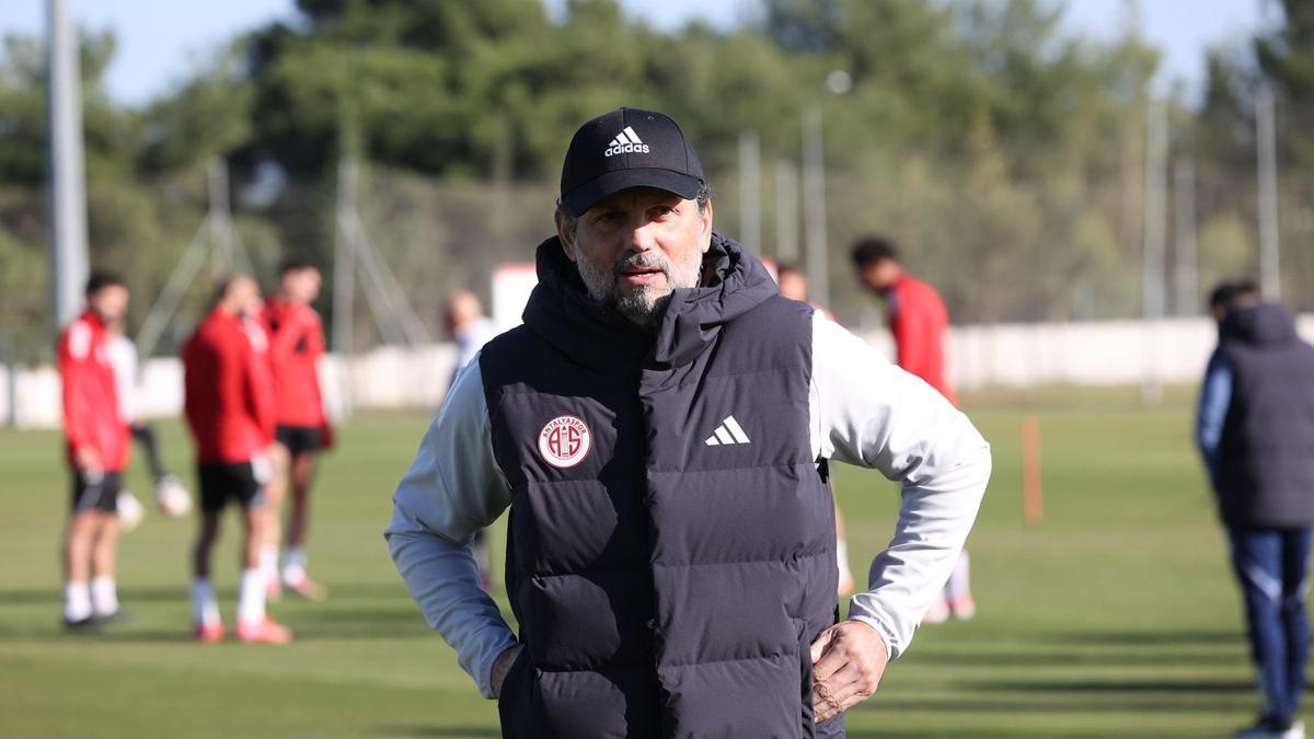 Antalyaspor Teknik Direktörü Erol Bulut’tan, Galatasaray maçı öncesi değerlendirme