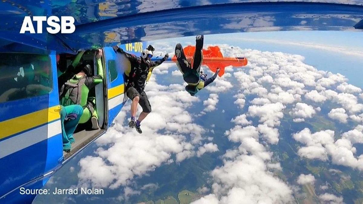 Havada mucize kurtuluş! Paraşütü uçağın kuyruğuna böyle takıldı, ölümden döndü