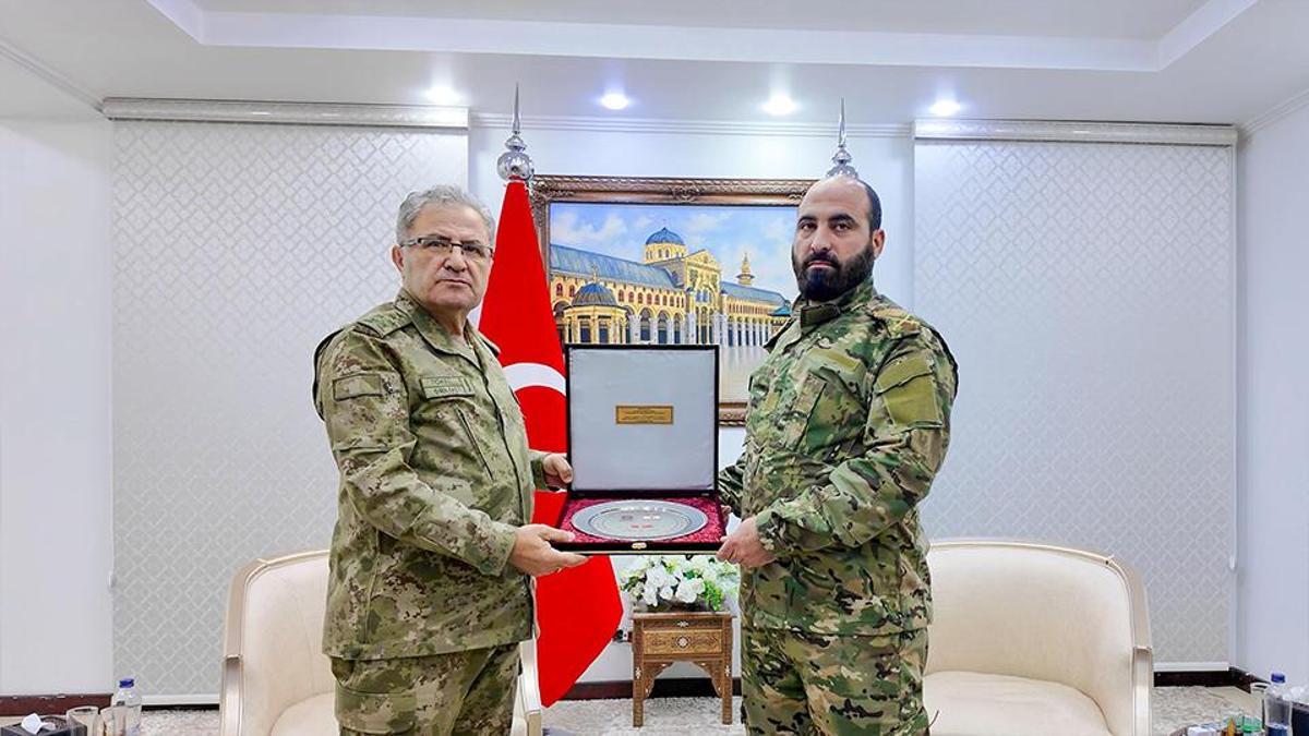 Şam'da kritik zirve! Kara Kuvvetleri Komutanı Orgeneral Metin Tokel ve Nasan bi araya geldi