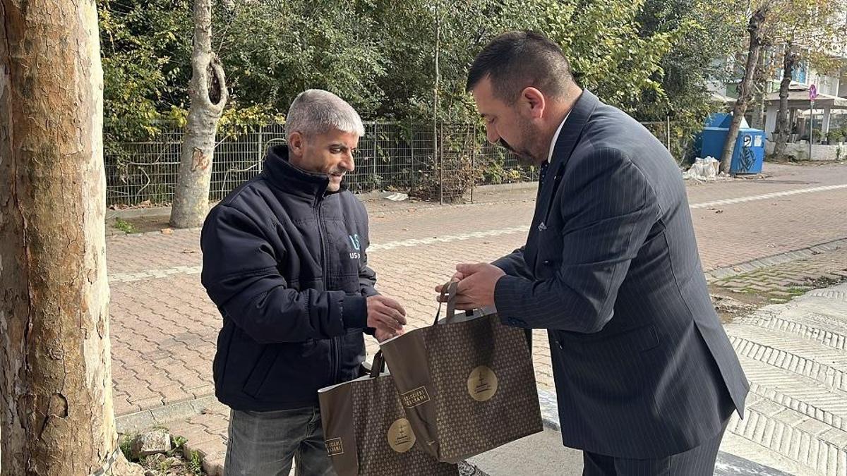 Takdire şayan hareket: 60 bin doları polisle sahibine ulaştırdı!