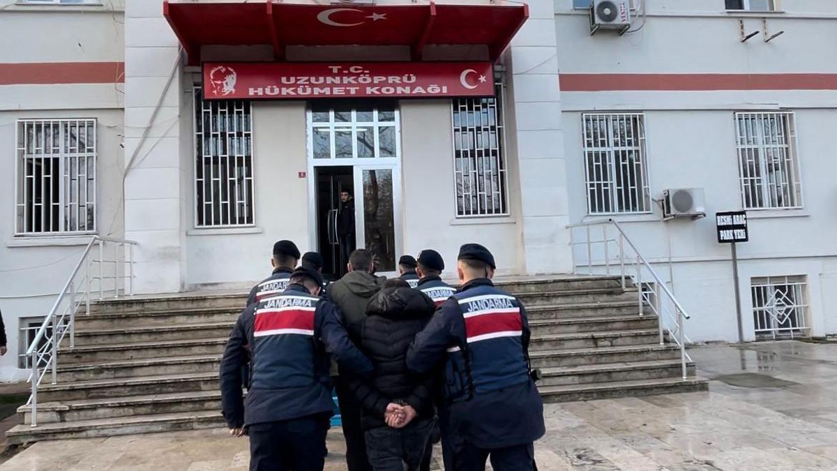 Edirnede 3 göçmen kaçakçısı tutuklandı