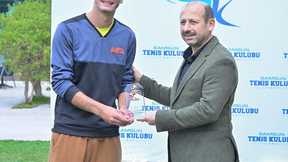 Burdurlu Toprak, tenis milli takımında