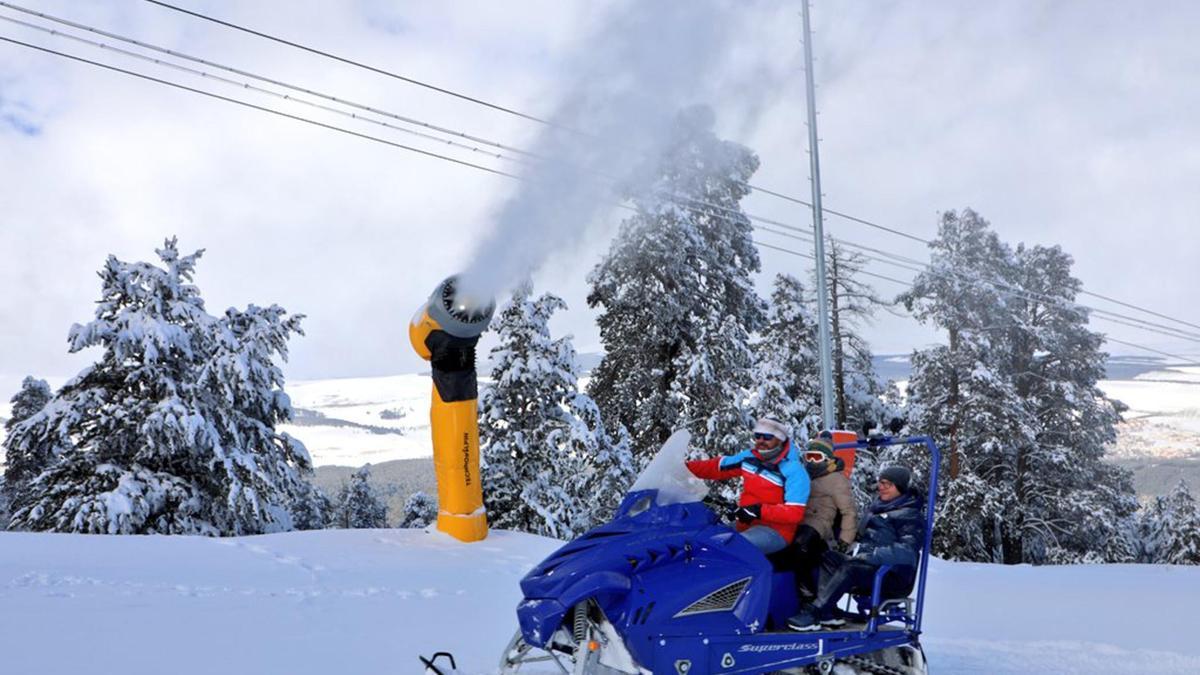 Sarıkamış Kayak Merkezinde suni karlama sistemiyle…