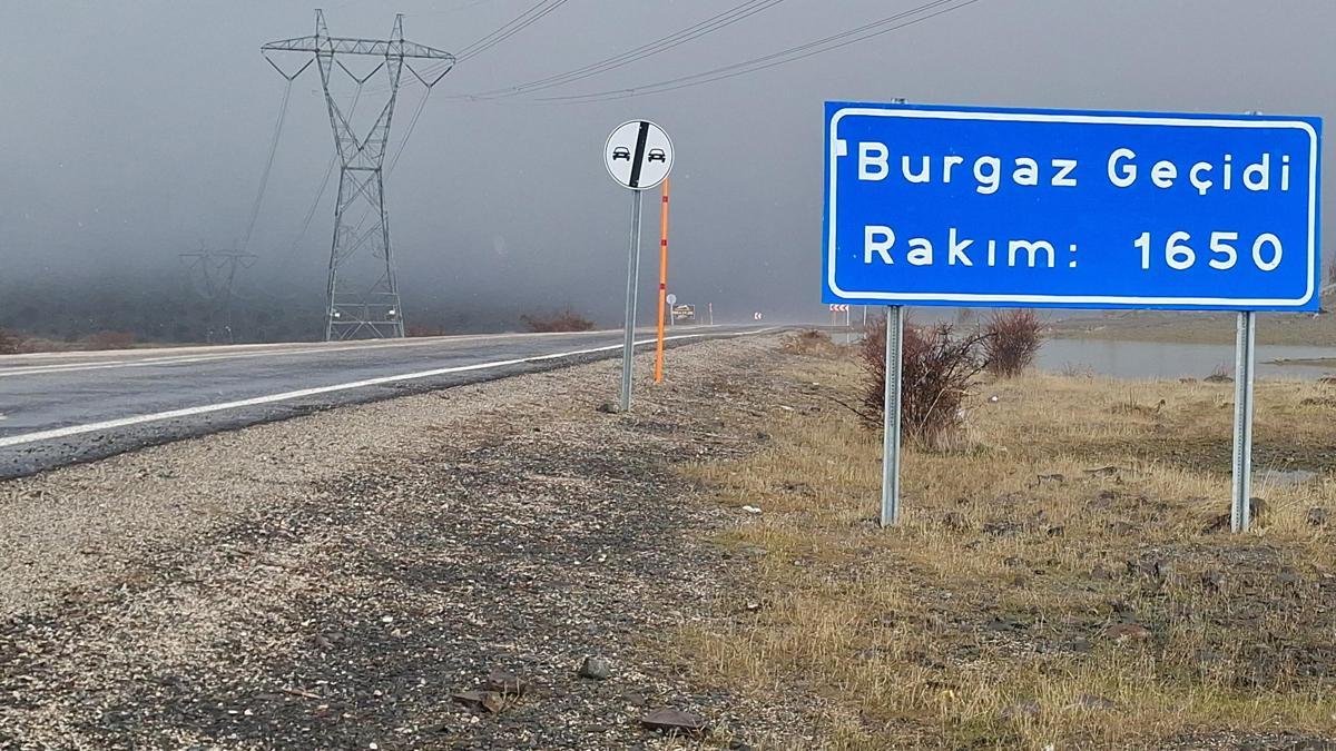 Karayolları ekipleri sürücüleri sis nedeniyle uyardı