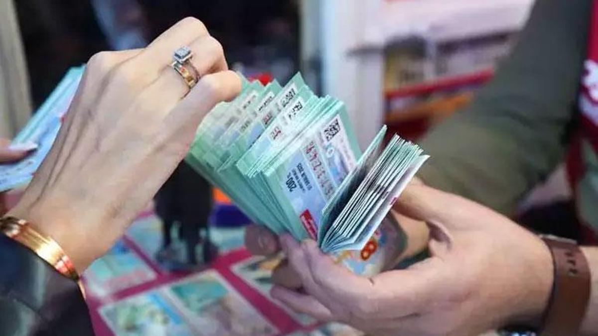 Milli Piyangonun rekor ikramiyesine Antalyada yoğun ilgi