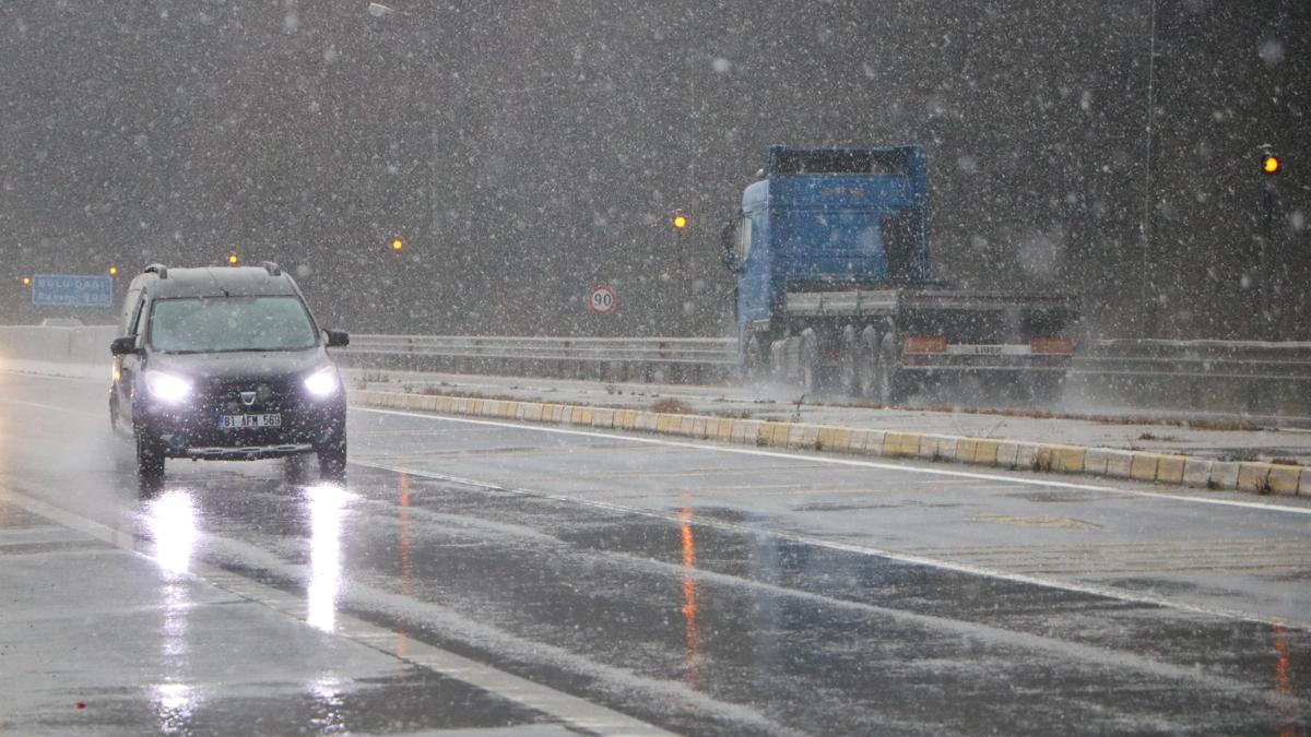 Bolu Dağı'na mevsimin ilk karı düştü