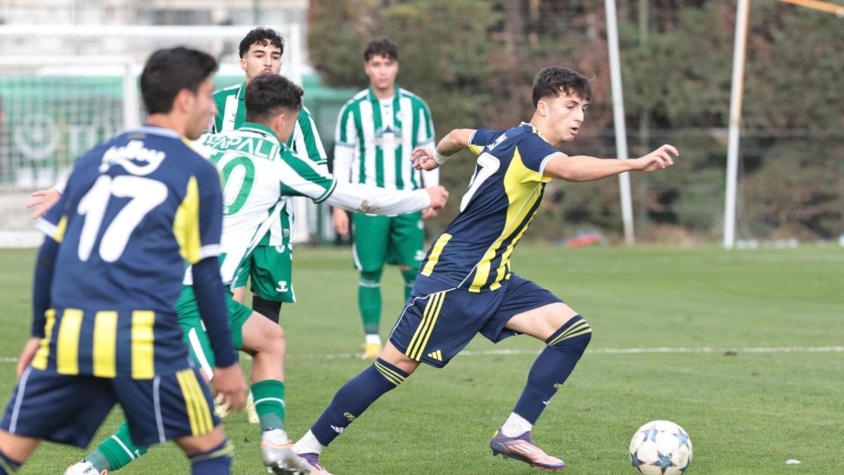 Fenerbahçe U19 takımında tekme isyanı