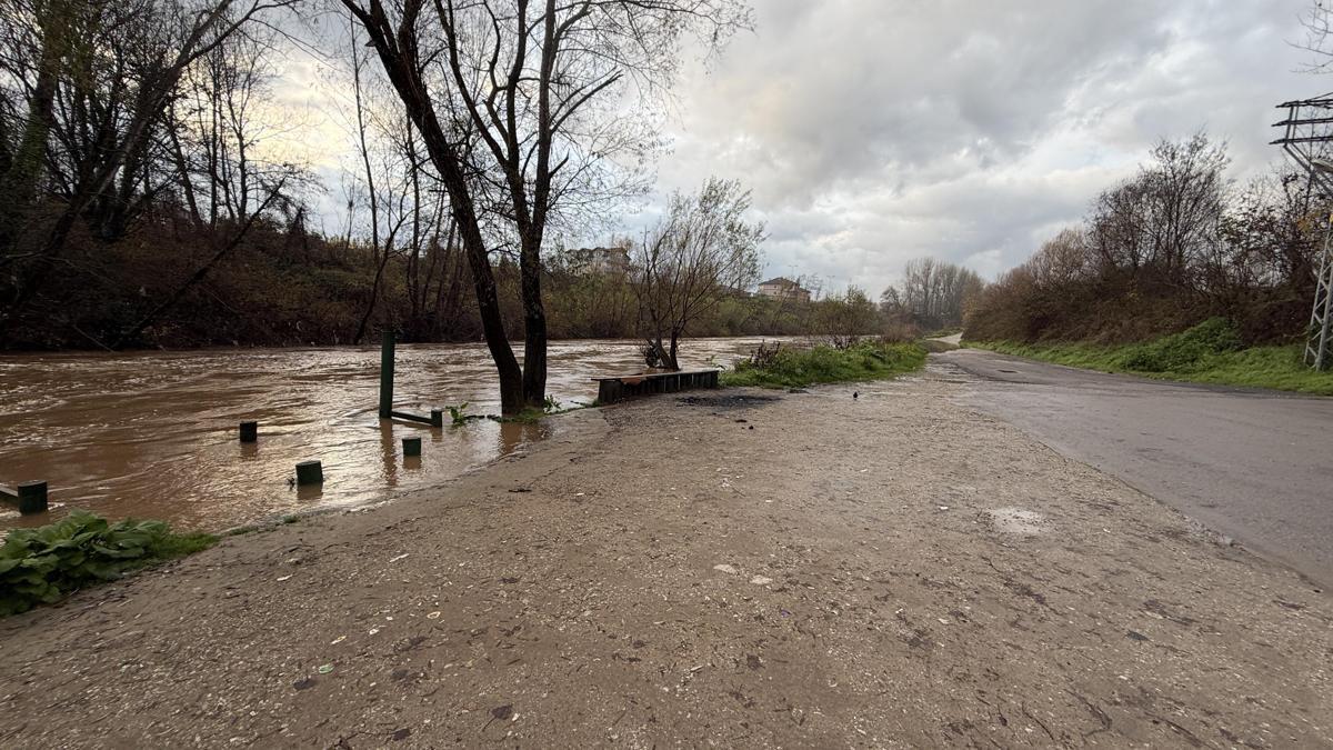 Bartın Irmağının su seviyesi, yağışlar sonrası 2 metre yükseldi